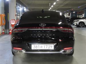 HYUNDAI Grandeur - Vista 10