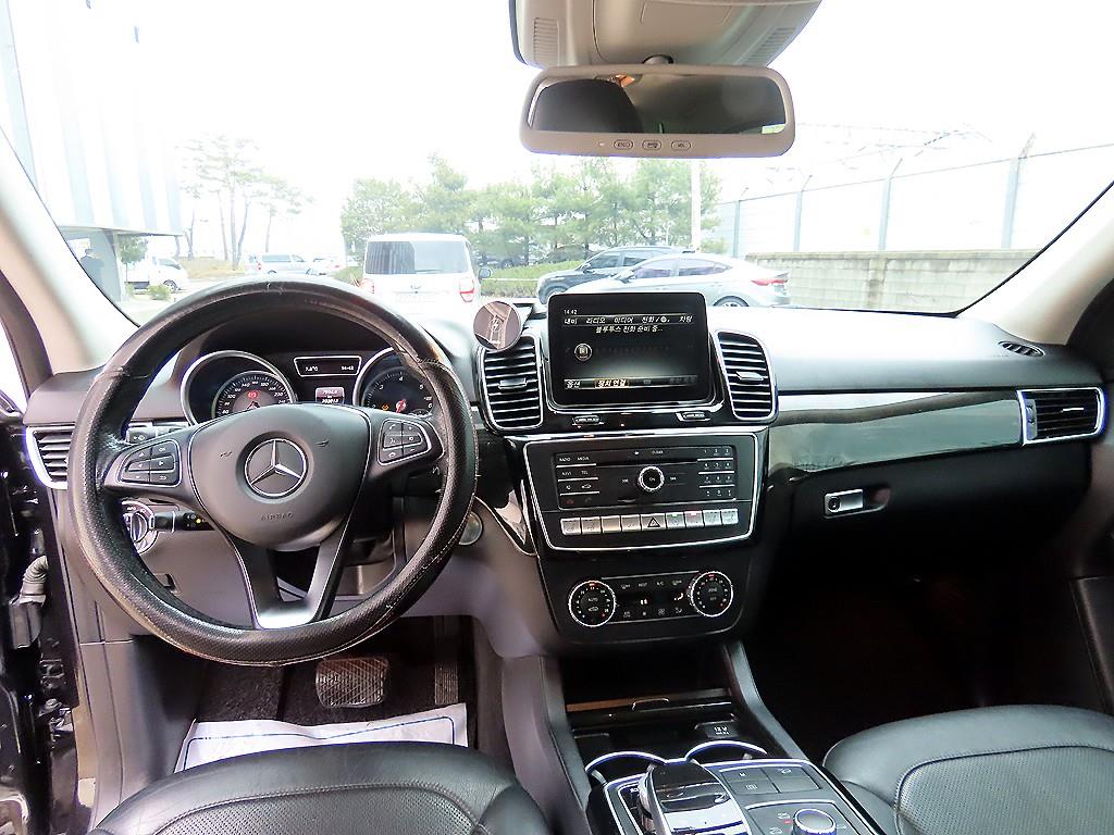 Mercedes Benz GLE Class - Vista 7