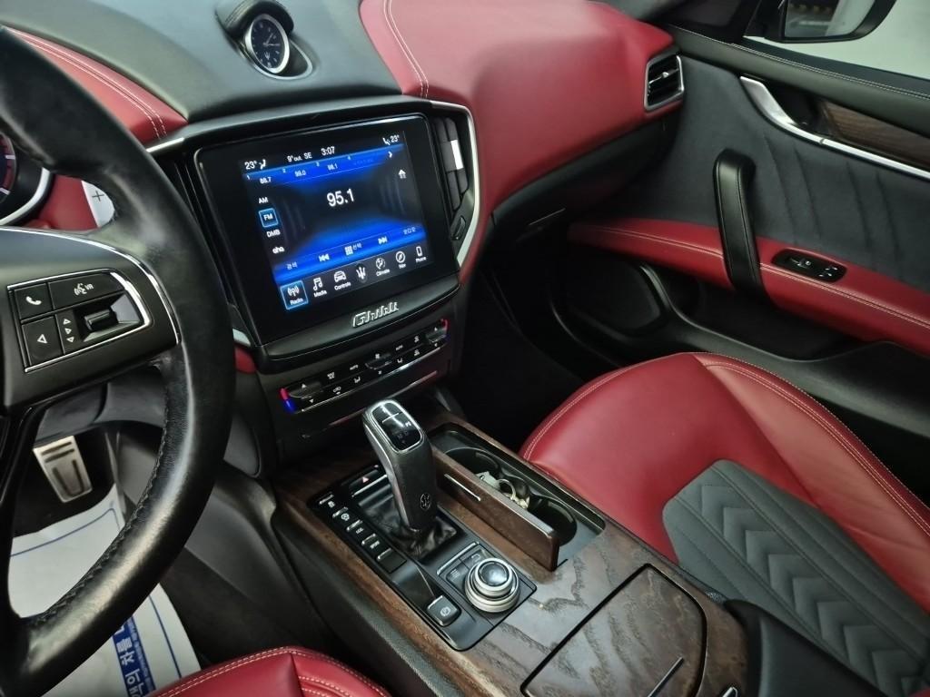 Maserati Ghibli - Vista 10