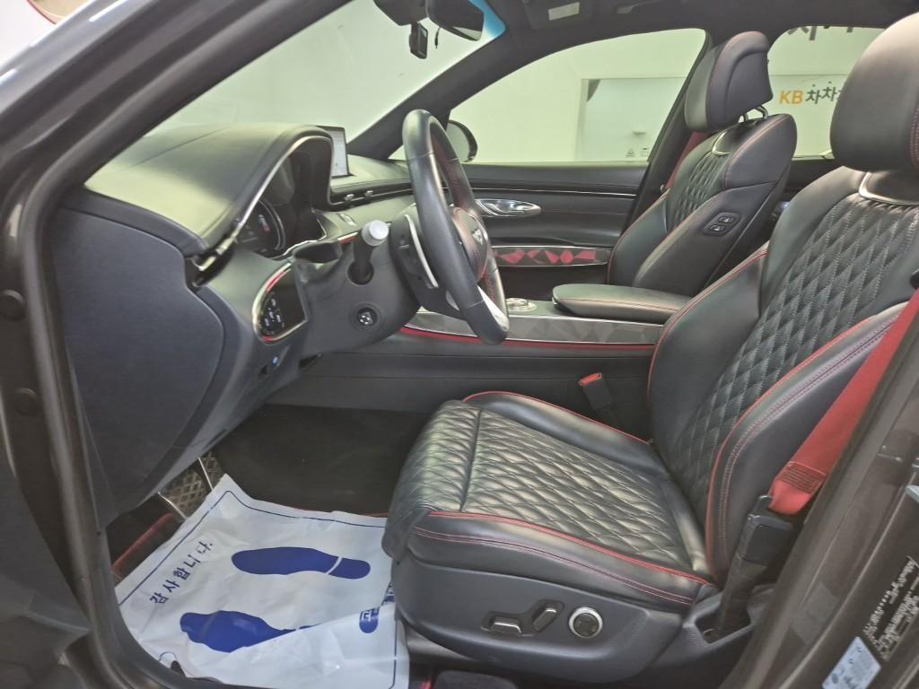 Genesis GV70 - Vista 11