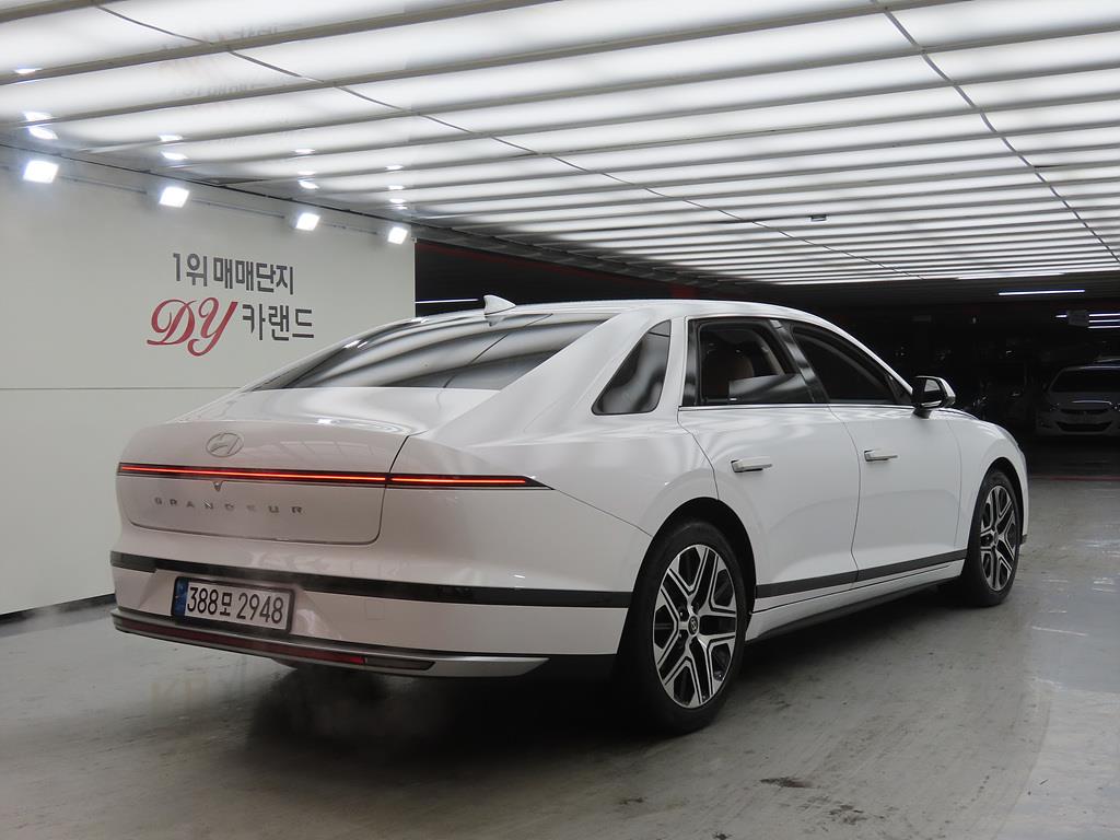 HYUNDAI Grandeur - Vista 4