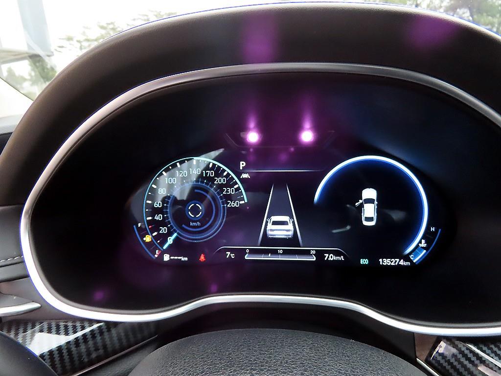 Genesis G80 - Vista 9