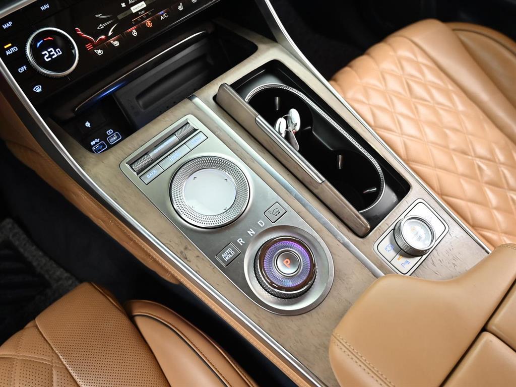 Genesis GV80 - Vista 9