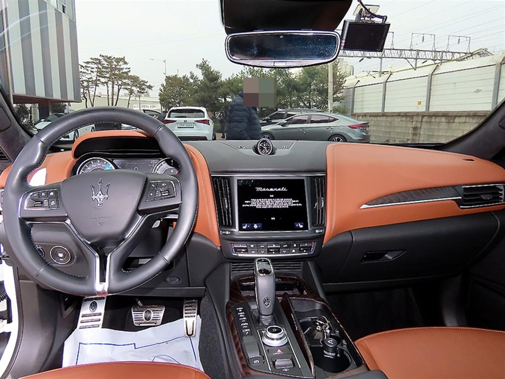 Maserati Levante - Vista 7