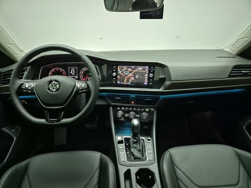 Volkswagen Jetta - Vista 7