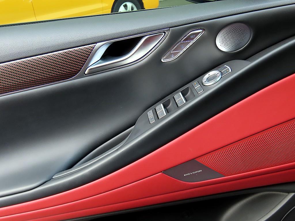 Genesis G80 - Vista 12