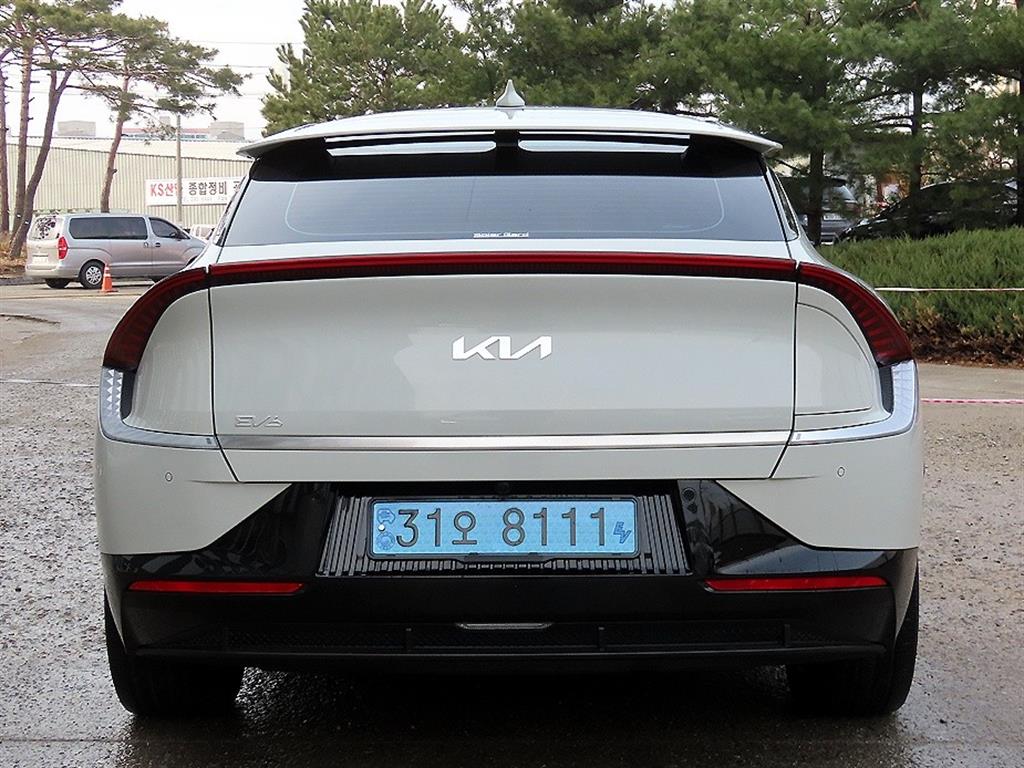 KIA EV6 - Vista 4