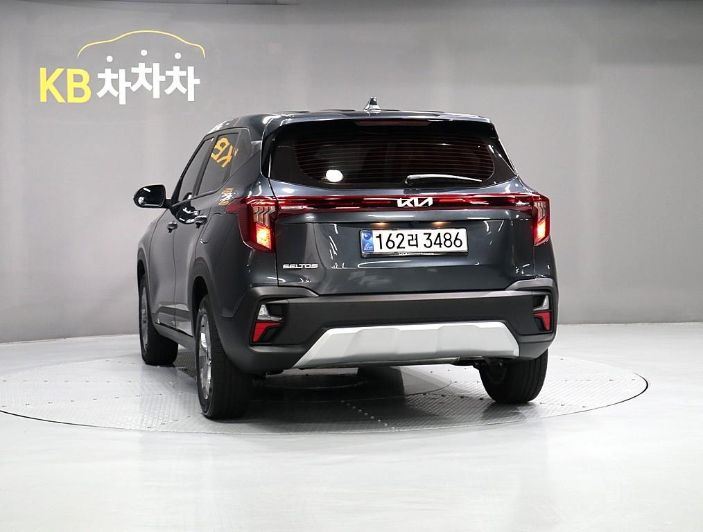 KIA Seltos - Vista 4