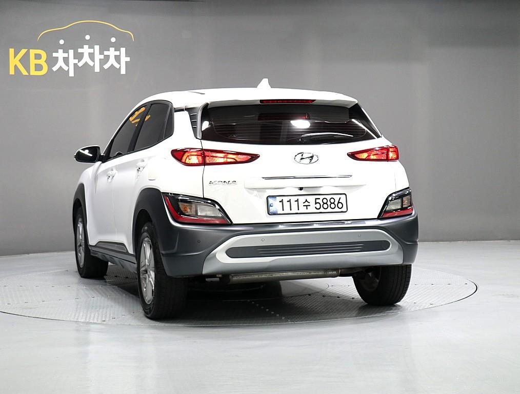 HYUNDAI Kona - Vista 4