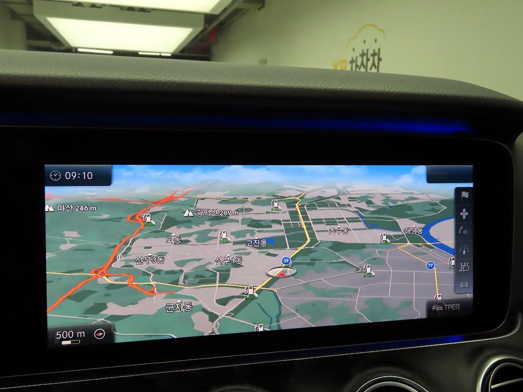 Mercedes Benz E class - Vista 9