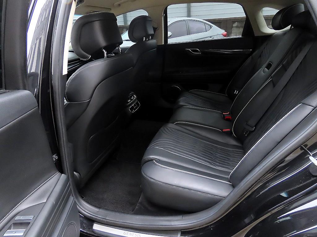 Genesis G80 - Vista 6