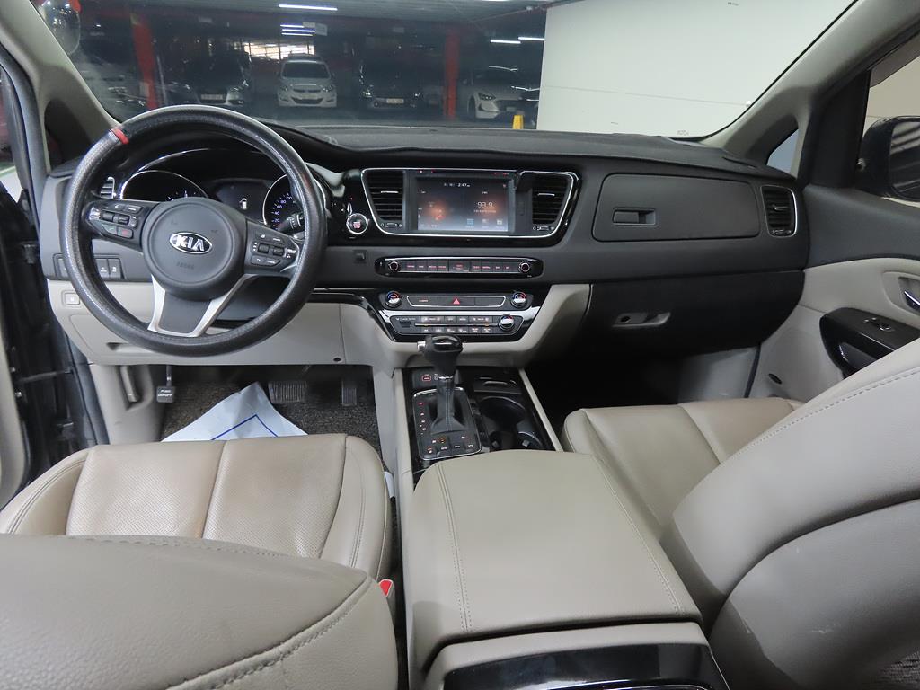 KIA Carnival - Vista 7
