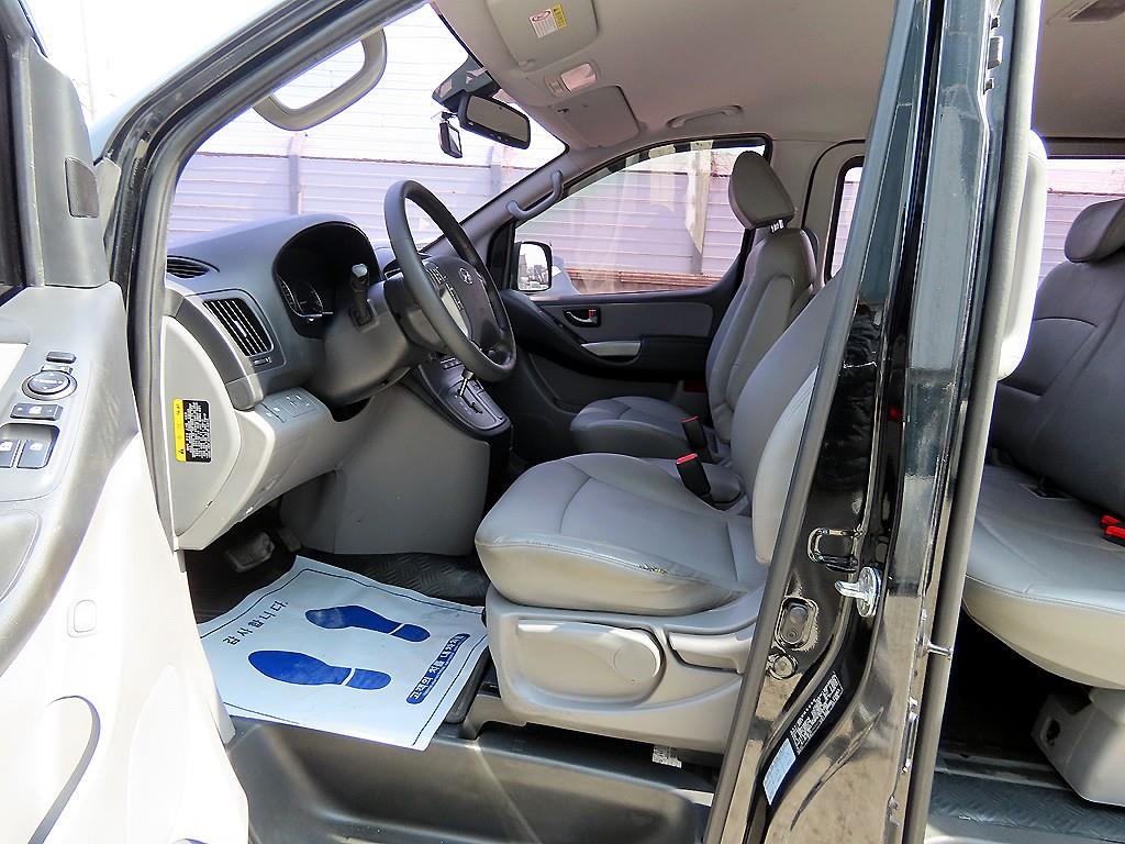 HYUNDAI Starex - Vista 5