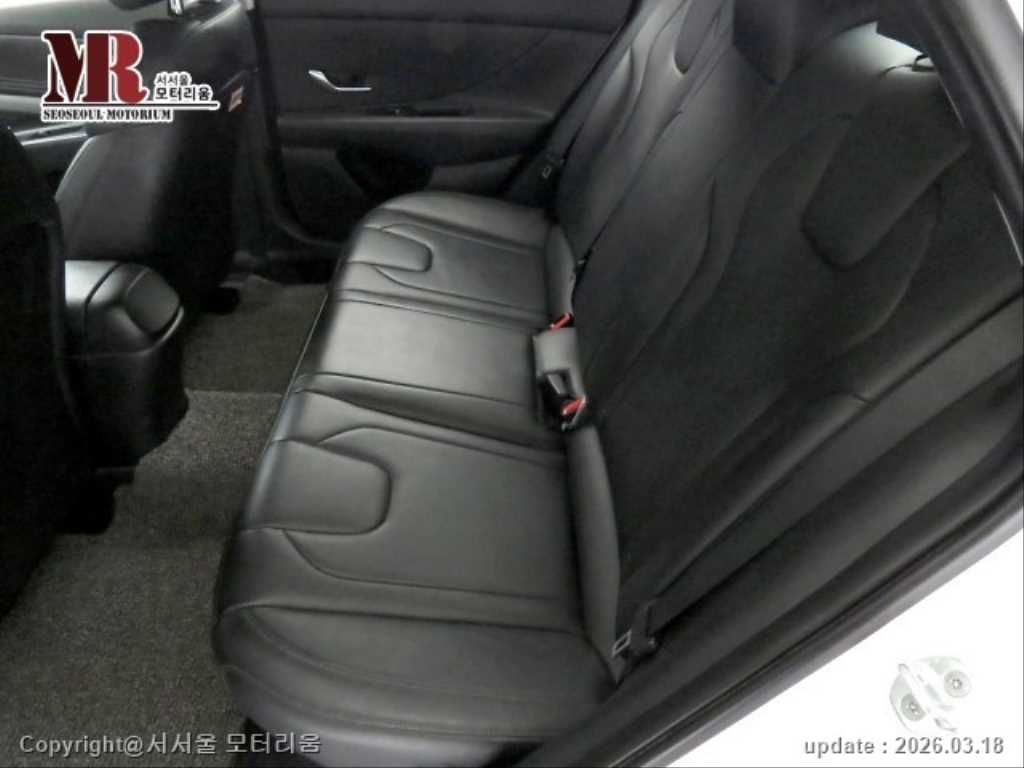 HYUNDAI Avante - Vista 6