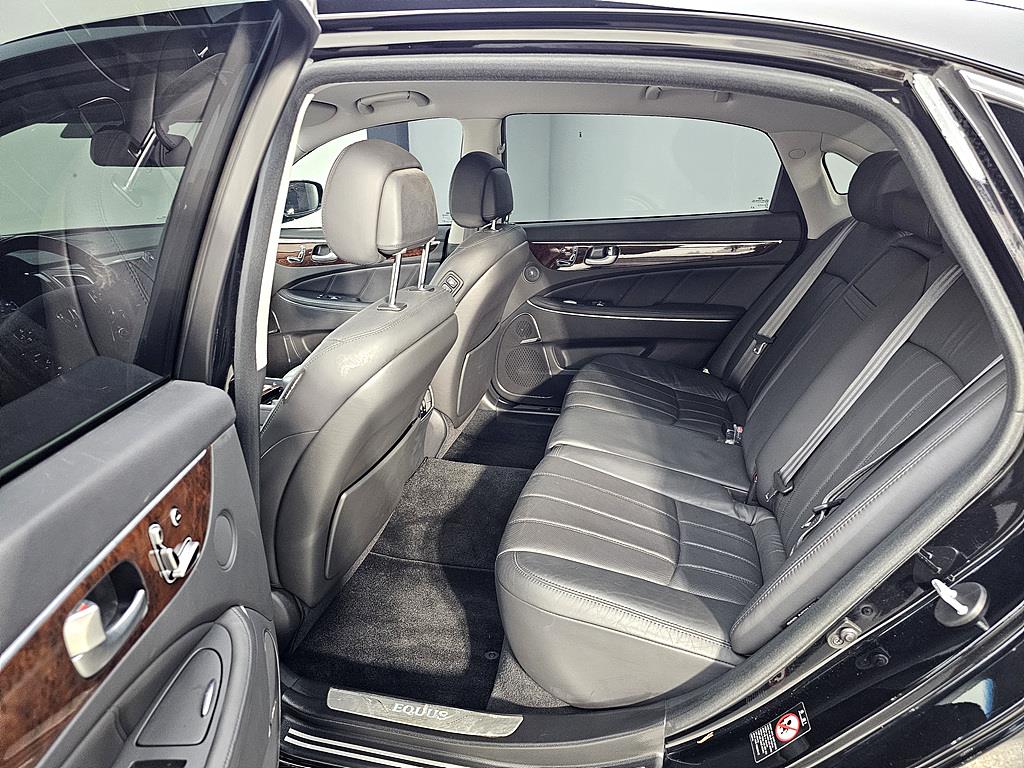 HYUNDAI Equus - Vista 8