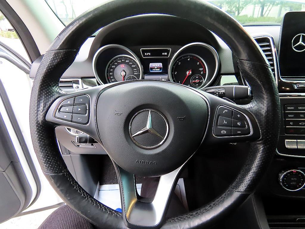 Mercedes Benz GLE Class - Vista 8