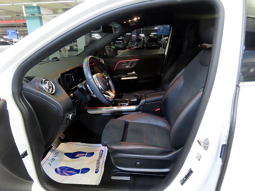 Mercedes Benz EQA - Vista 6