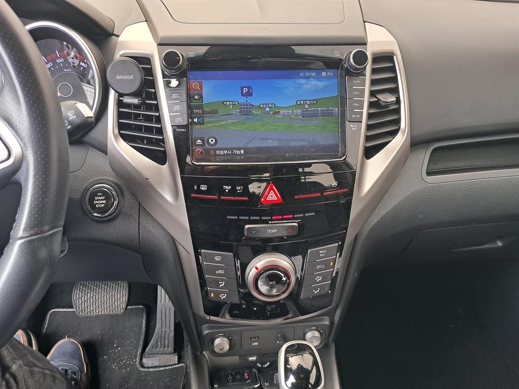 Ssangyong Tivoli - Vista 8