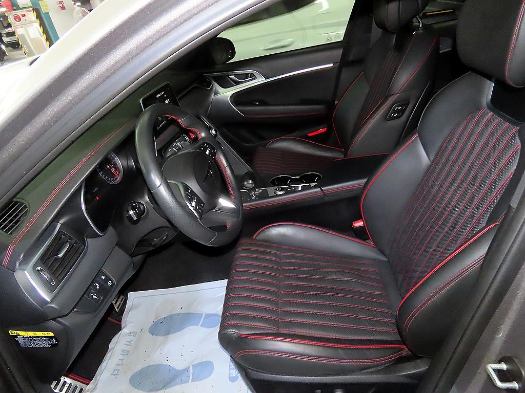 Genesis G70 - Vista 6