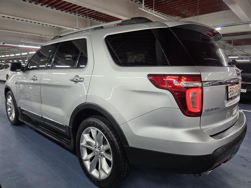 Ford Explorer - Vista 6
