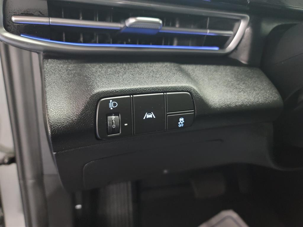 HYUNDAI Avante - Vista 10