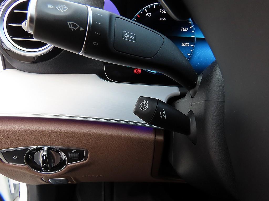 Mercedes Benz E class - Vista 12