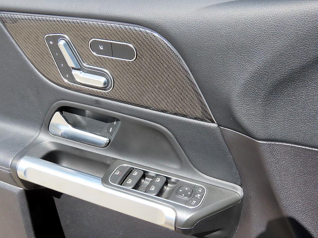 Mercedes Benz GLB Class - Vista 11