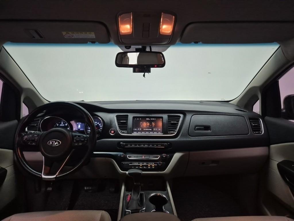 KIA Carnival - Vista 7