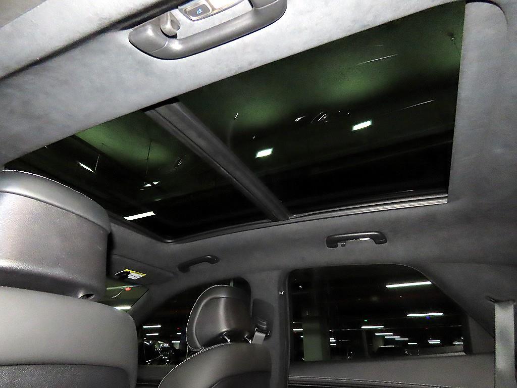 Genesis GV70 2021 Verde - Importación desde Corea - HF Imports Iquique - Foto 14