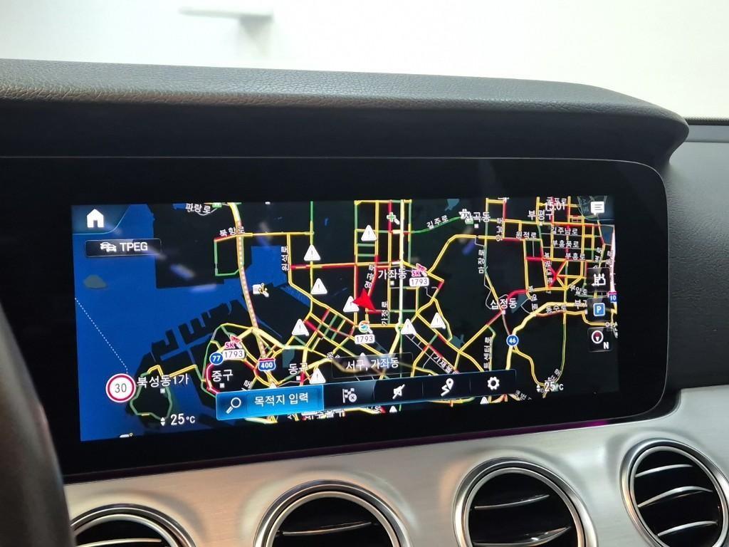 Mercedes Benz E class 2021 Negro - Importación desde Corea - HF Imports Iquique - Foto 13