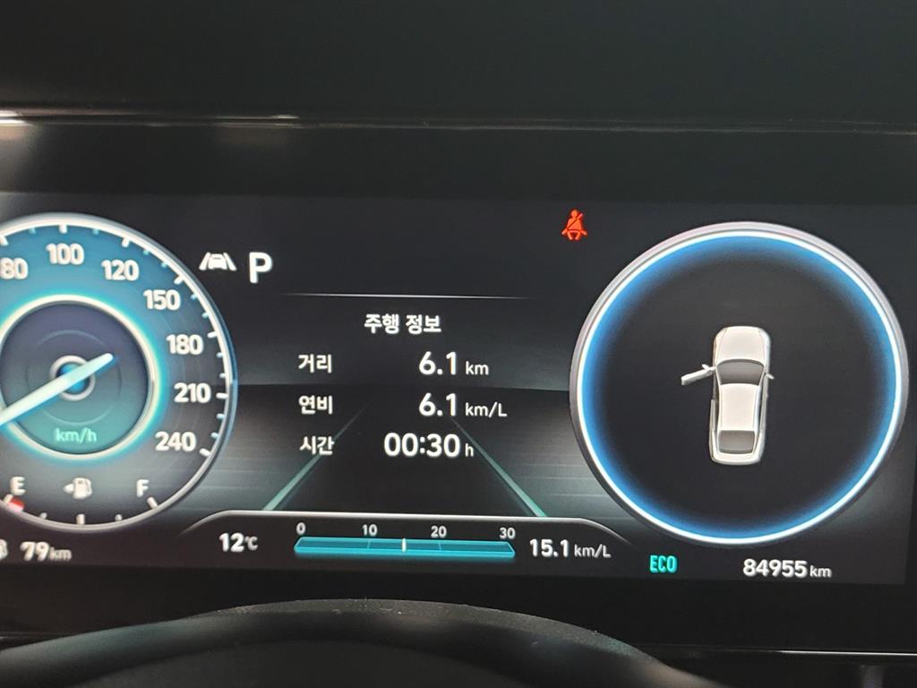 HYUNDAI Avante - Vista 12