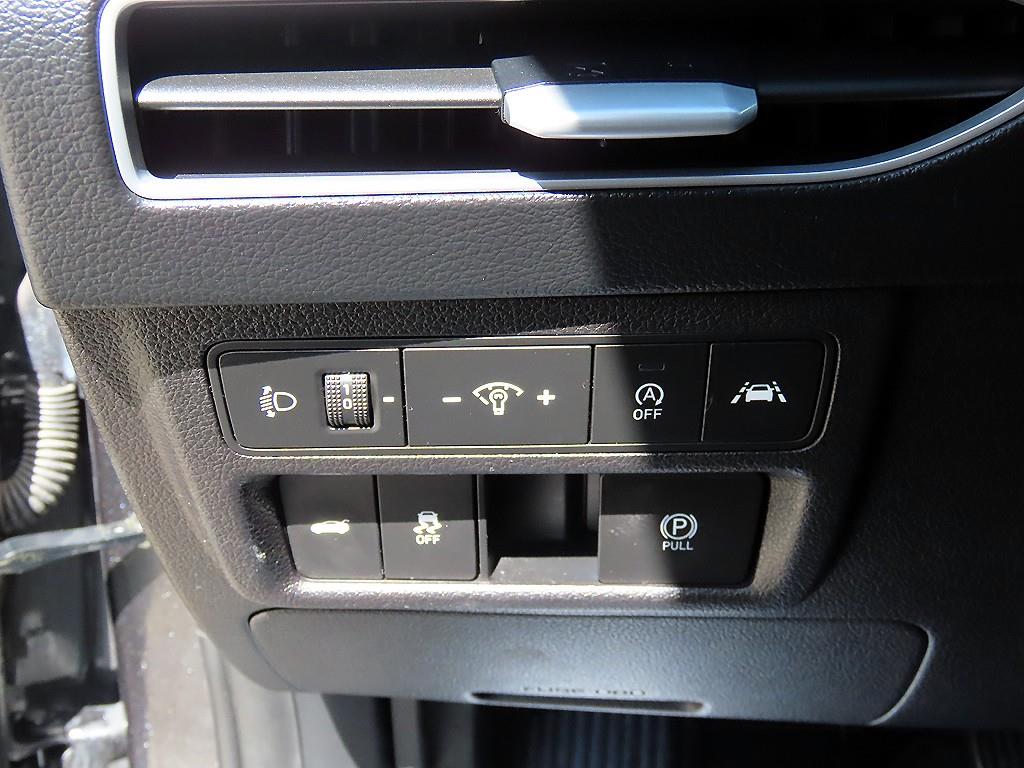 HYUNDAI Sonata - Vista 12