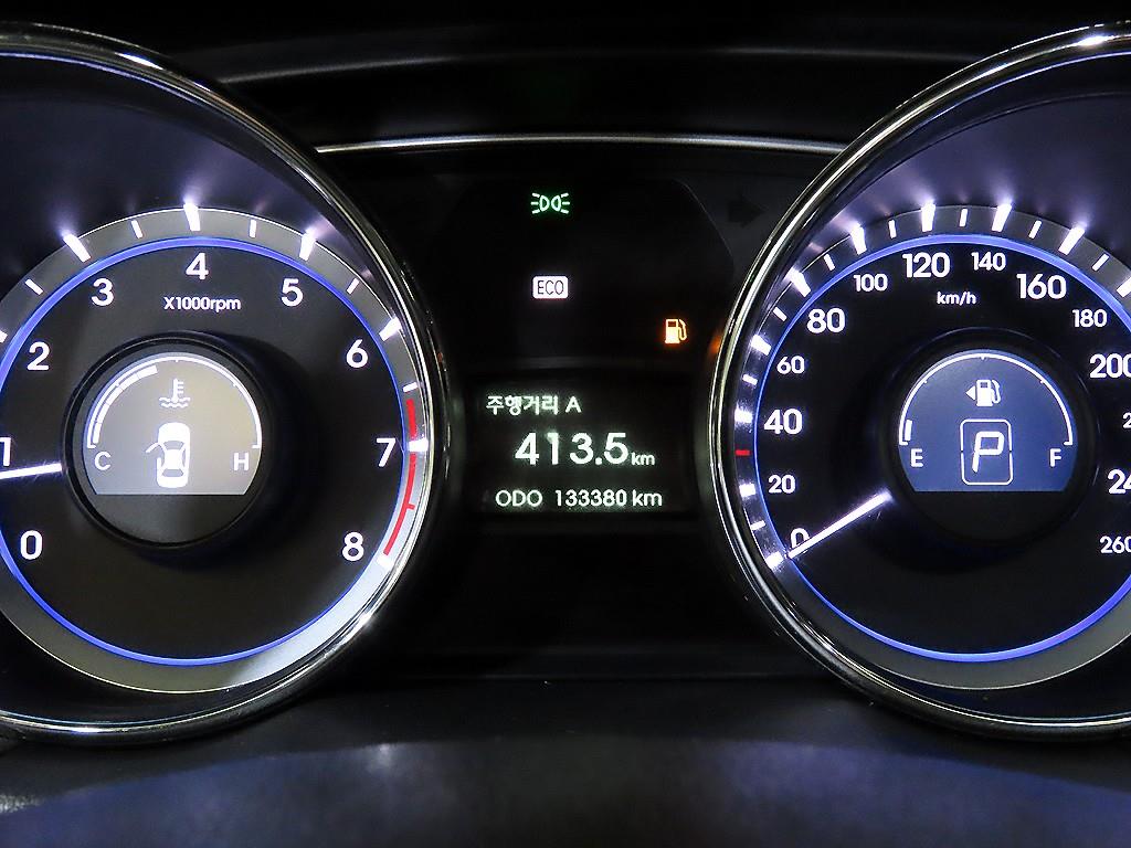 HYUNDAI Sonata - Vista 9