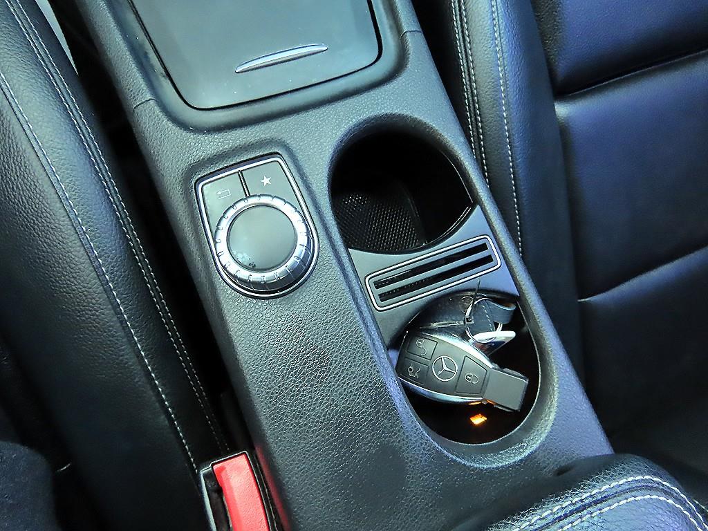 Mercedes Benz CLA Class - Vista 12