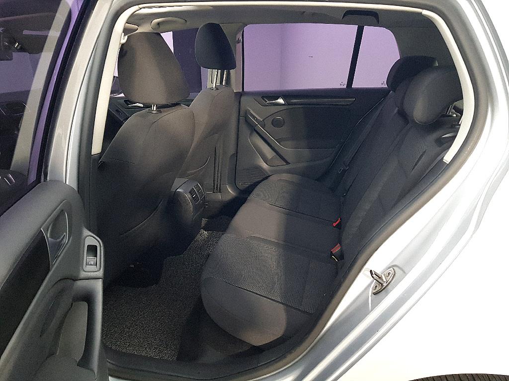 Volkswagen Golf - Vista 9