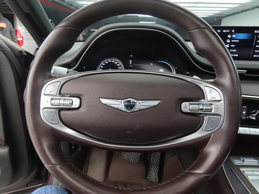 Genesis GV70 - Vista 8