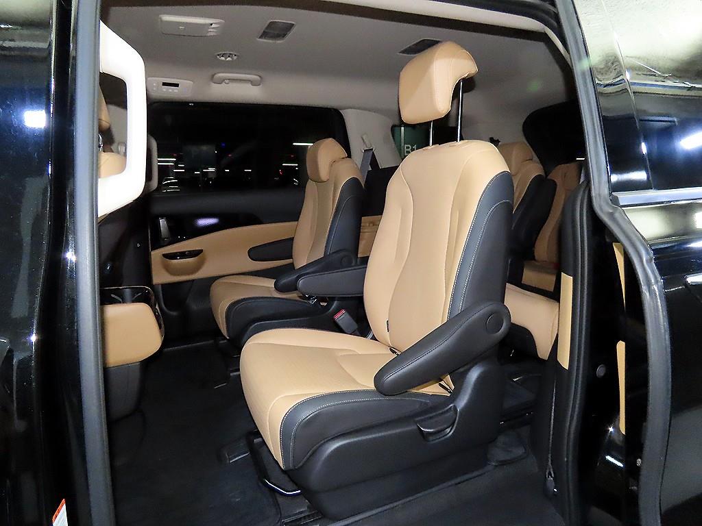 KIA Carnival - Vista 7