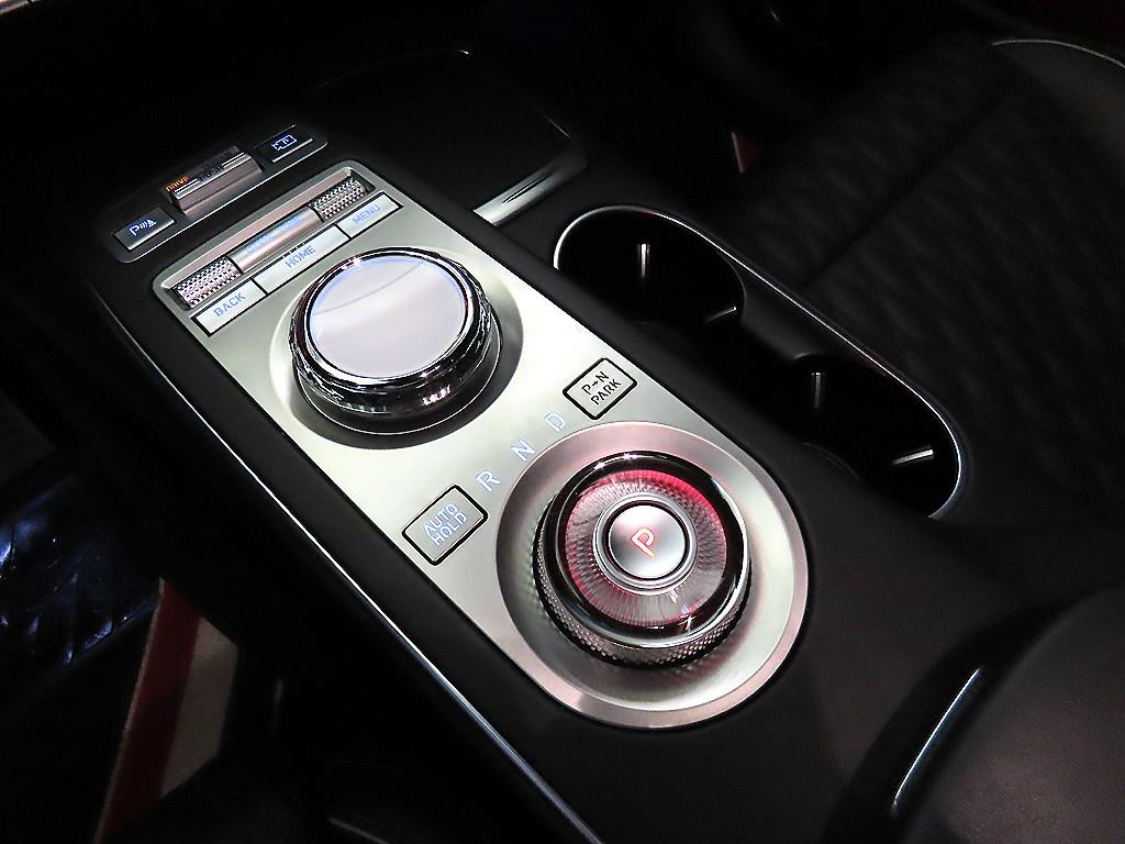 Genesis GV70 - Vista 12