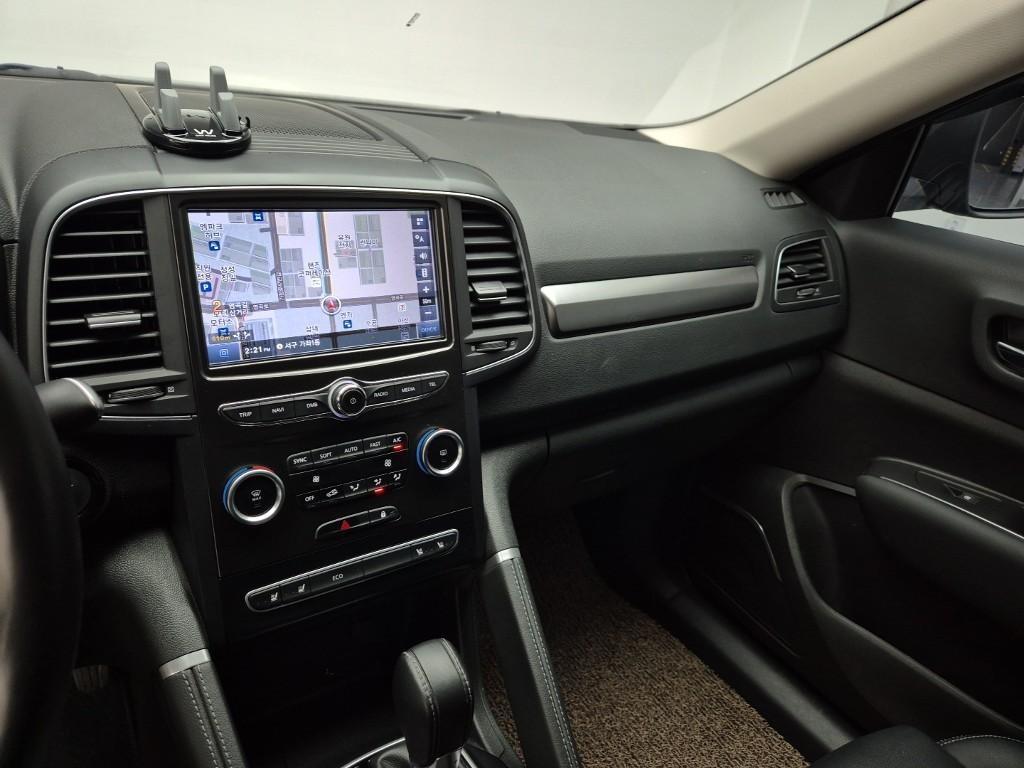 SAMSUNG QM6 - Vista 9