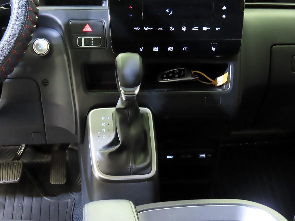 HYUNDAI Staria - Vista 12