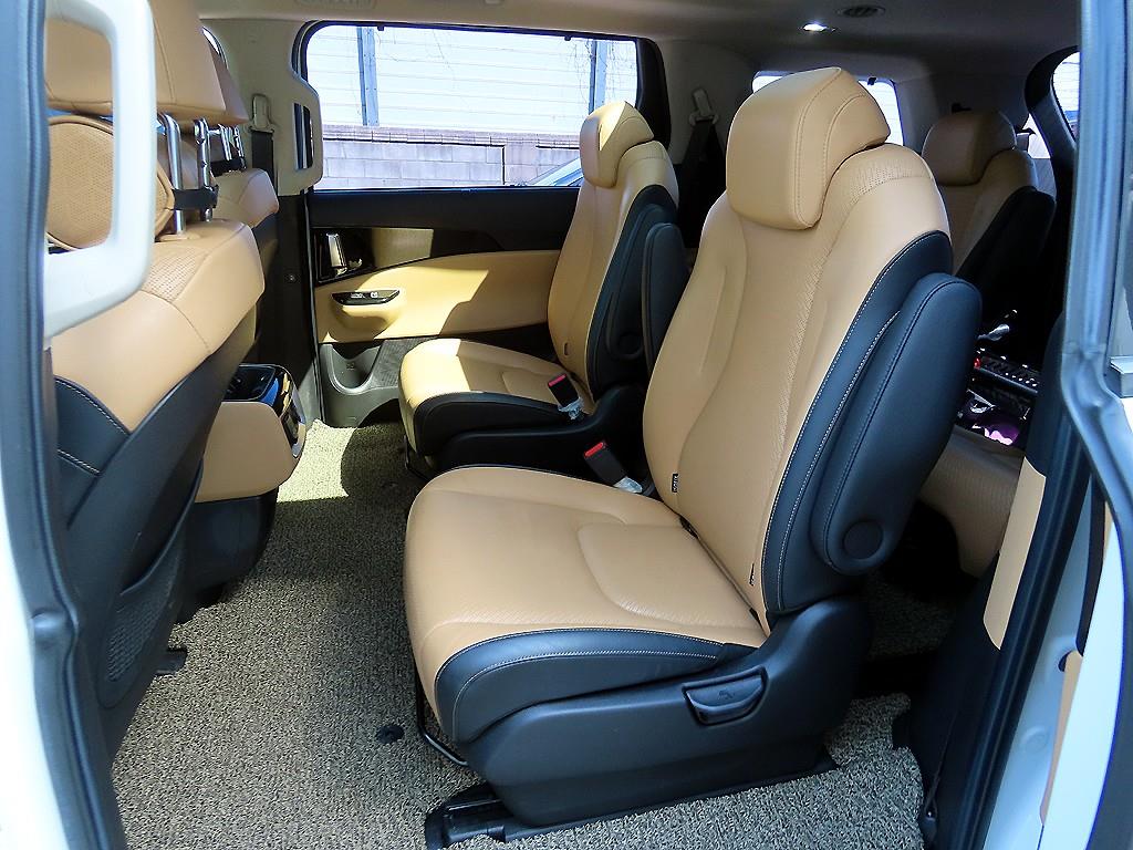 KIA Carnival - Vista 6