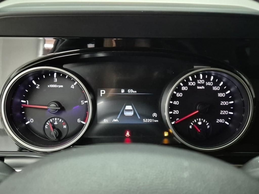 KIA Carnival - Vista 6