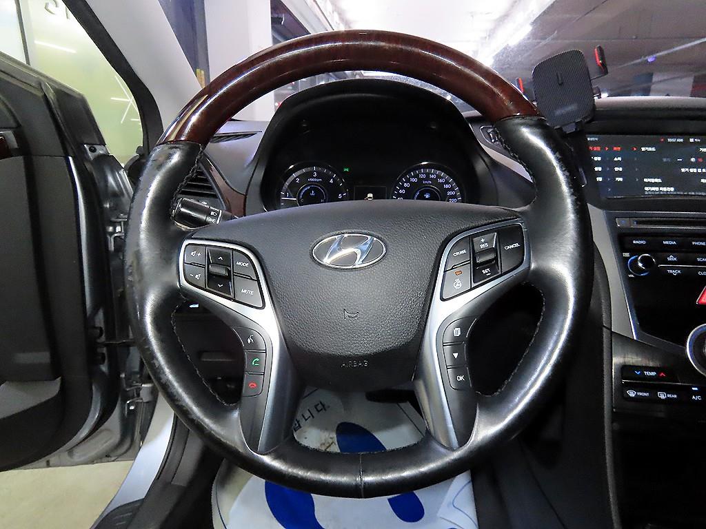 HYUNDAI Grandeur - Vista 8