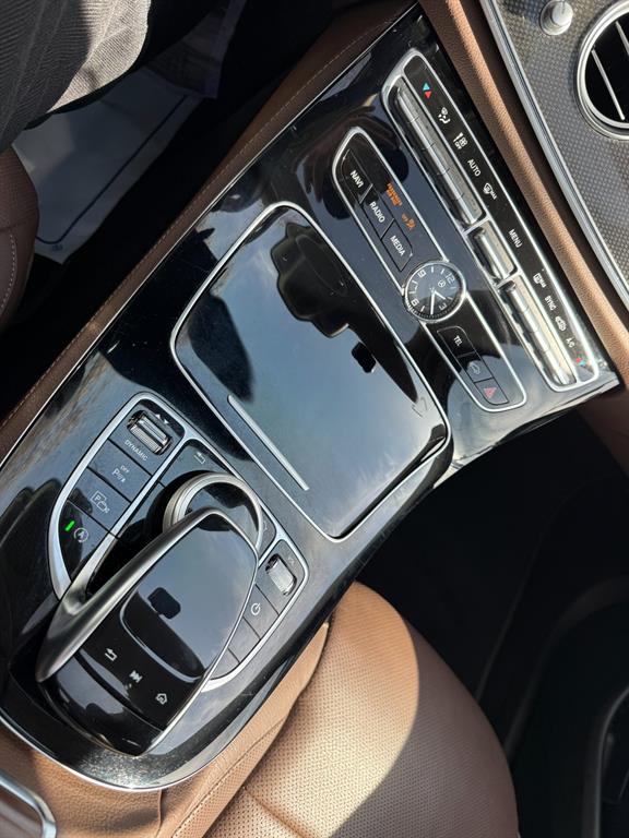 Mercedes Benz E class - Vista 12