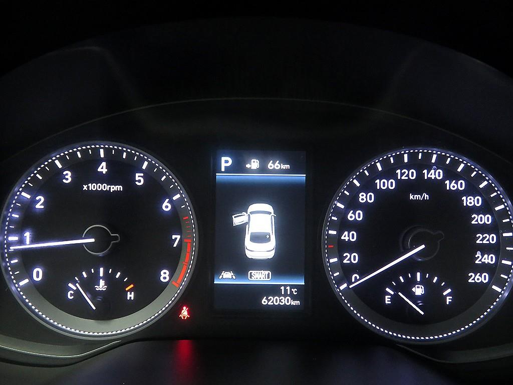 HYUNDAI Grandeur - Vista 12