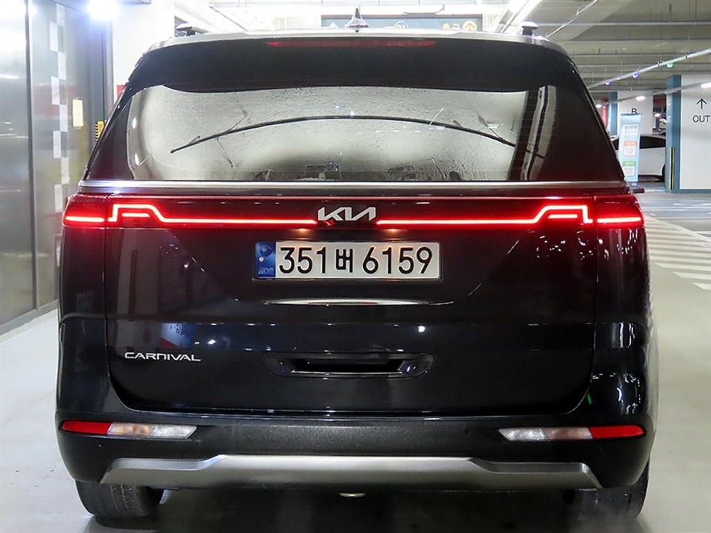 KIA Carnival - Vista 5