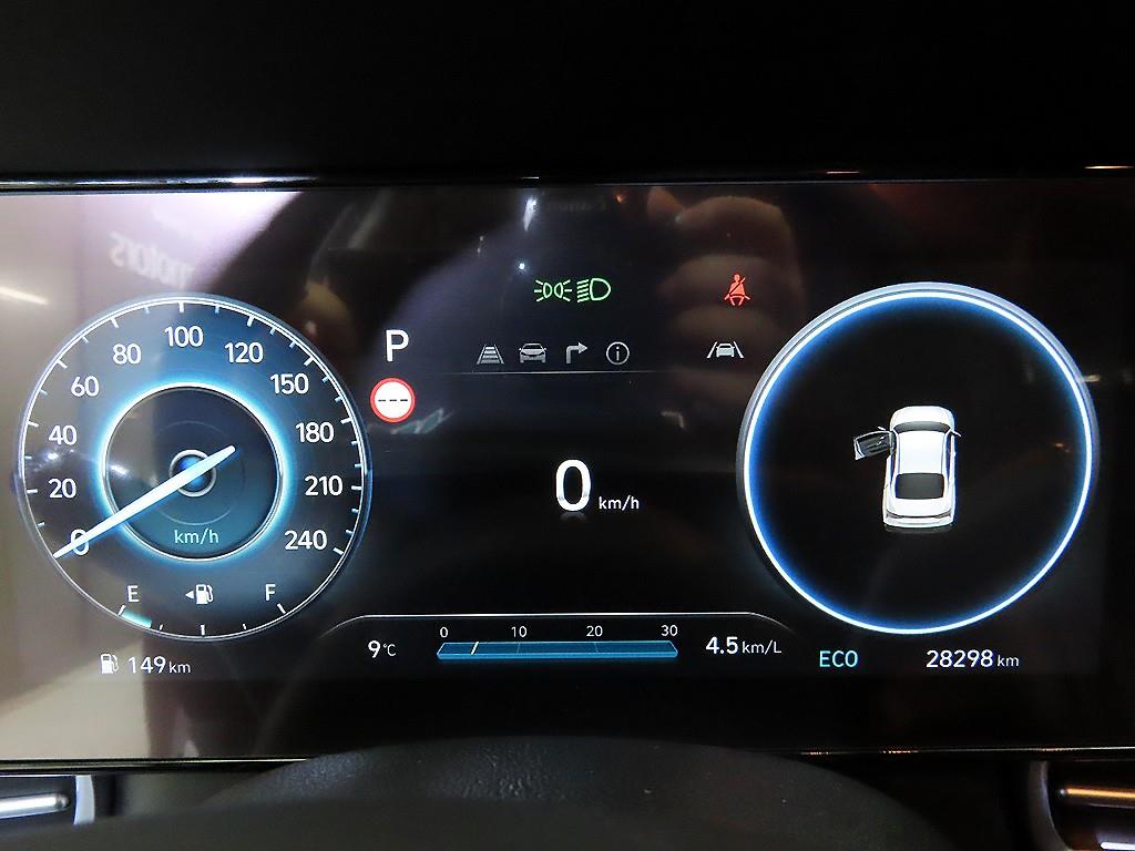 HYUNDAI Avante - Vista 9