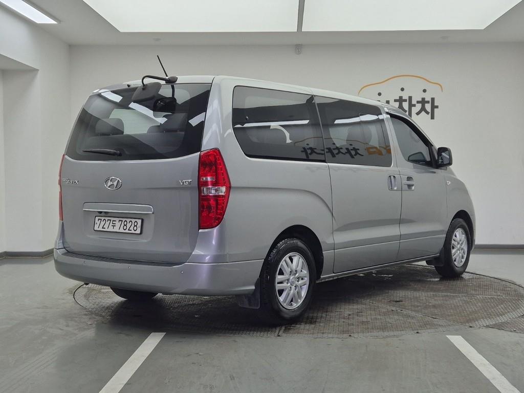 HYUNDAI Starex - Vista 4
