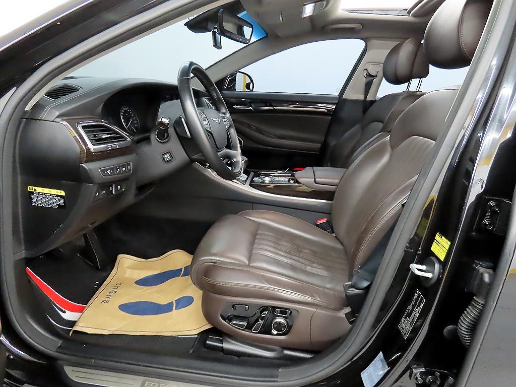 Genesis EQ900 - Vista 5