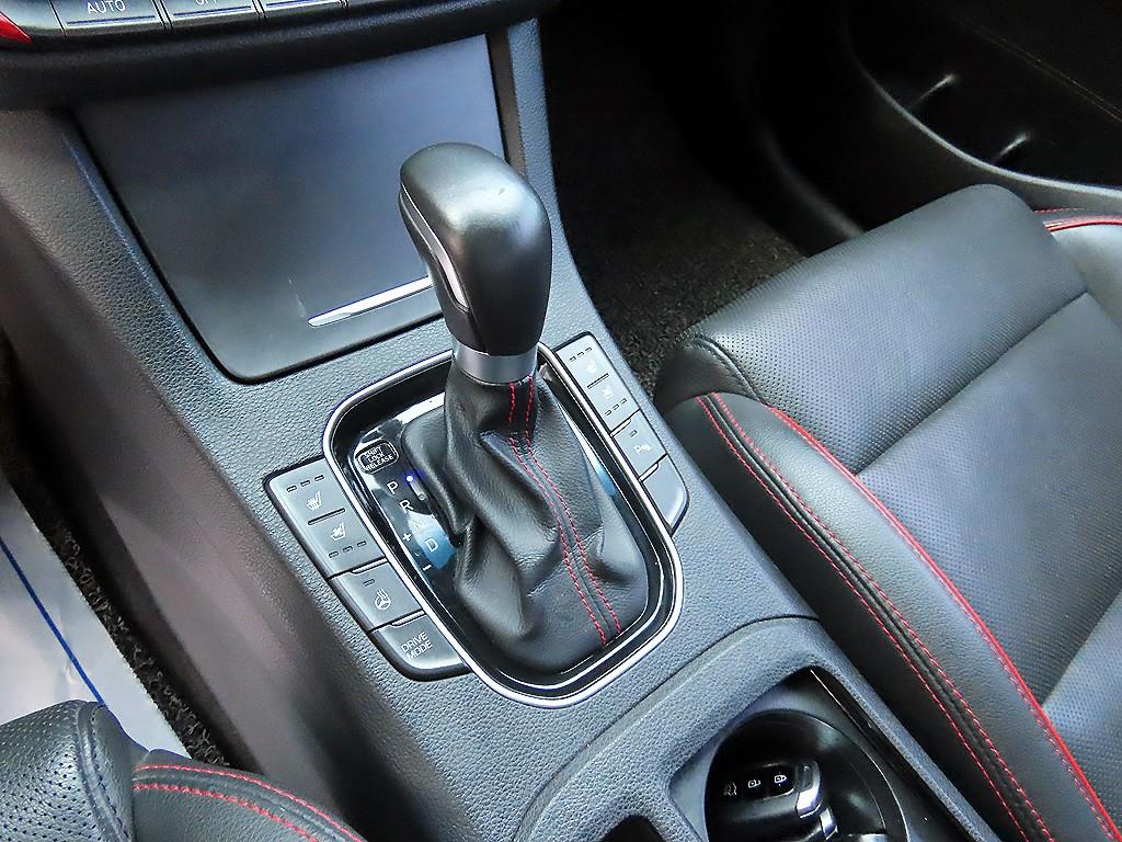 HYUNDAI i30 - Vista 10